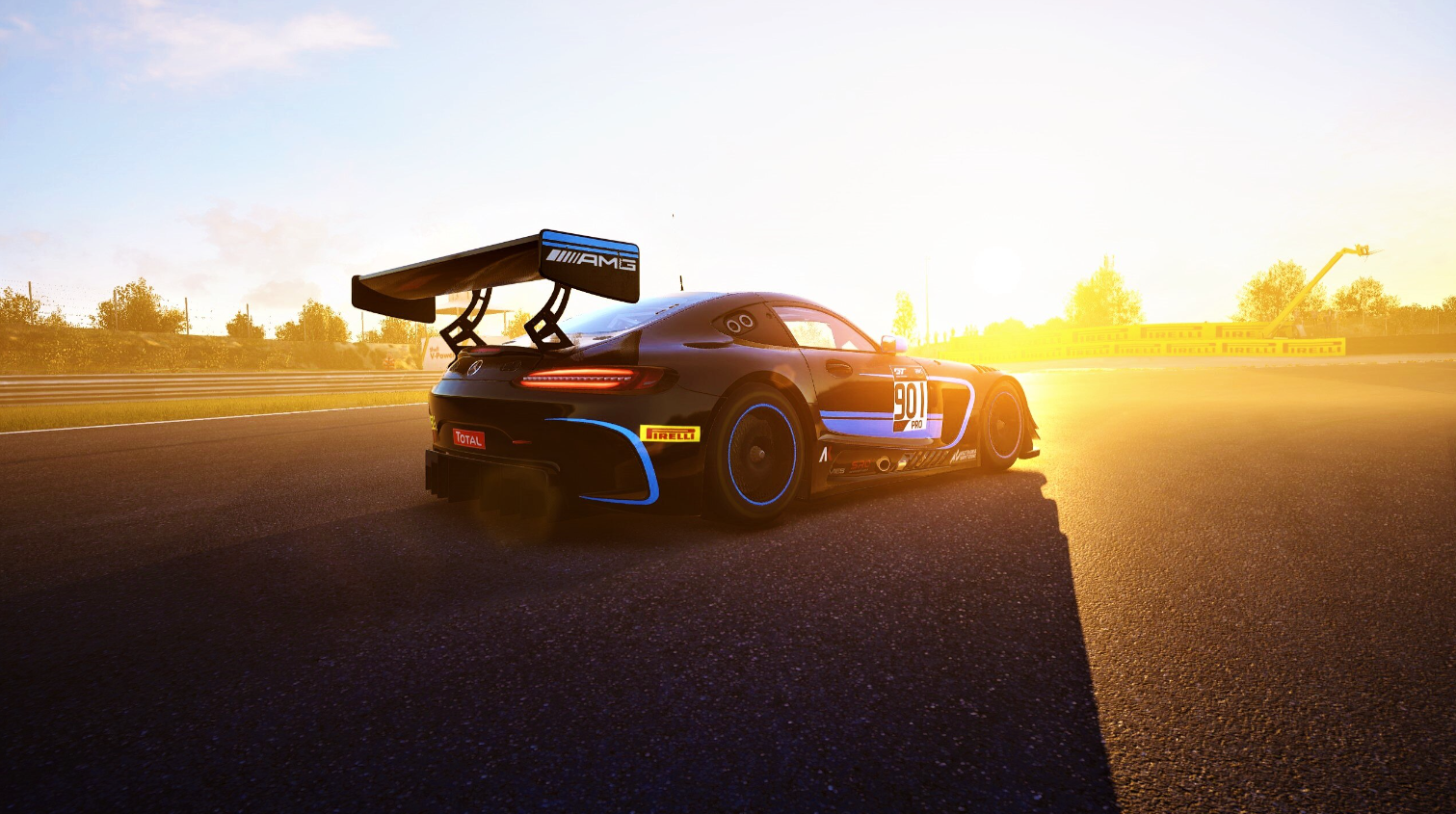 Mercedes AMG / BMW M4